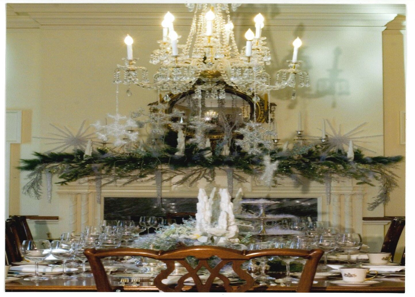 Governor mantel